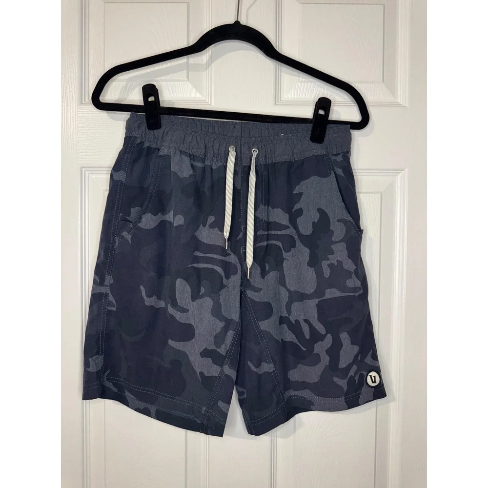 Vuori Banks Shorts Mens Small Charcoal Navy Camo Athletic Board Shorts V302